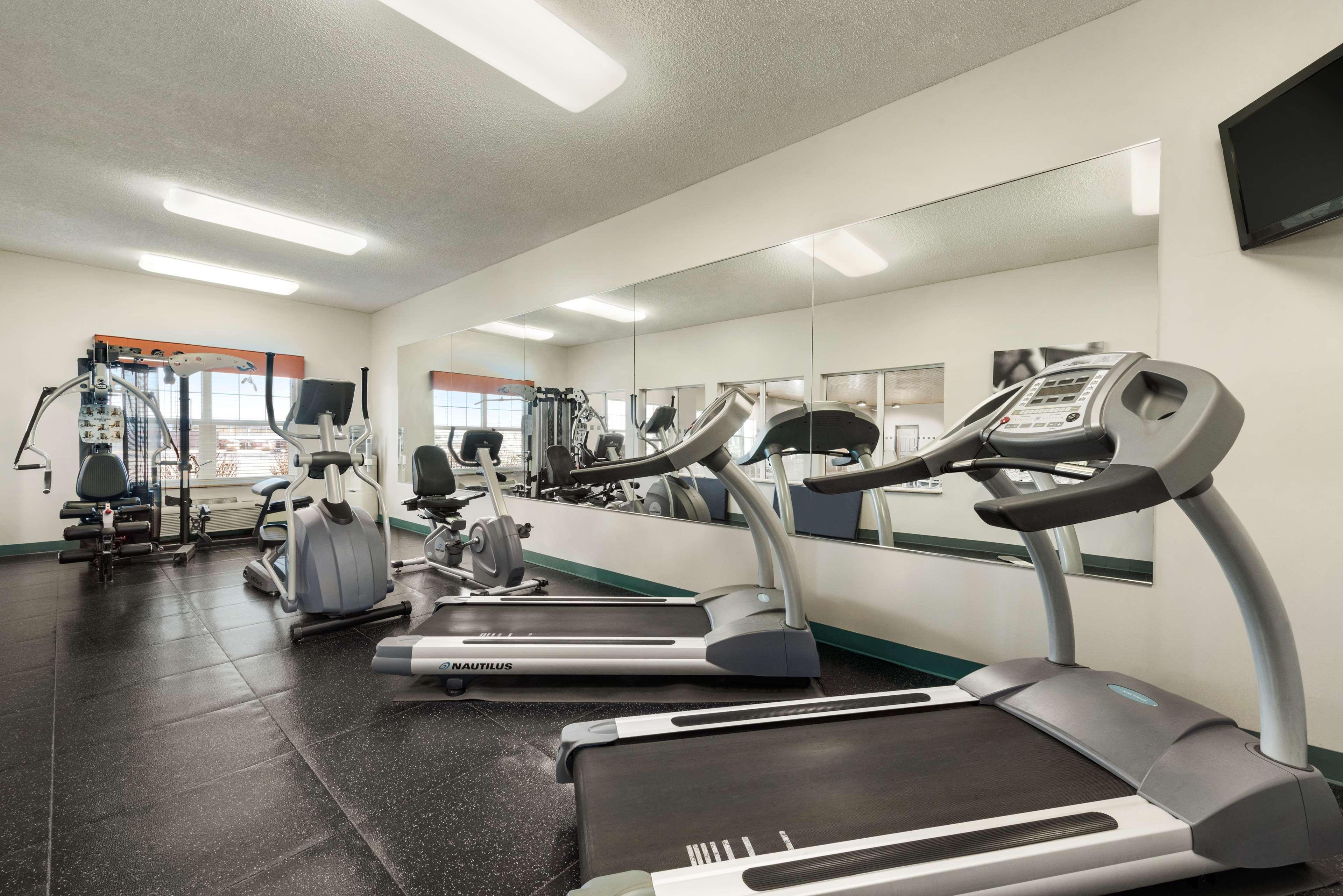 Country Inn & Suites By Radisson, Kansas City At Village West, Ks Bonner Springs エクステリア 写真