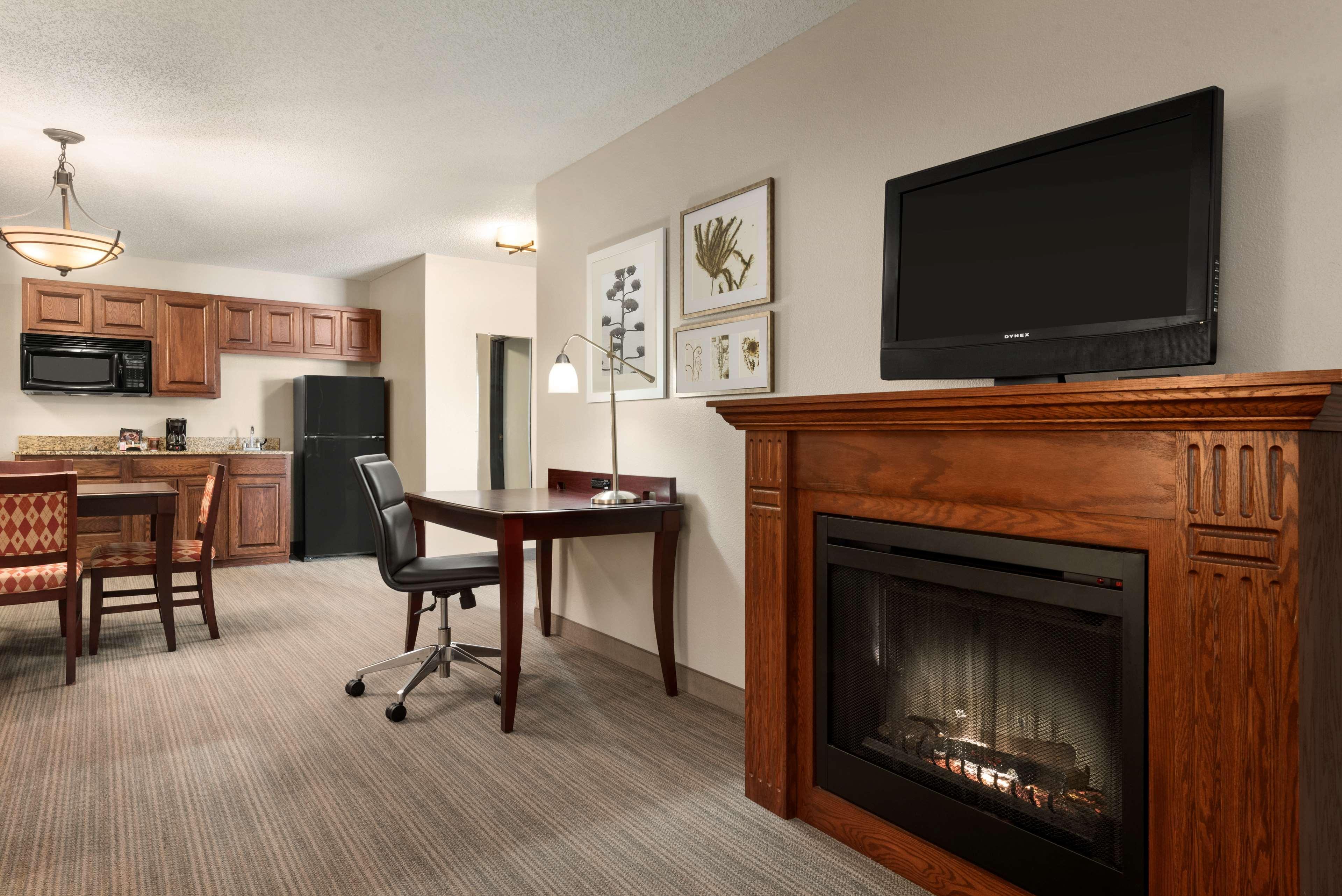 Country Inn & Suites By Radisson, Kansas City At Village West, Ks Bonner Springs エクステリア 写真