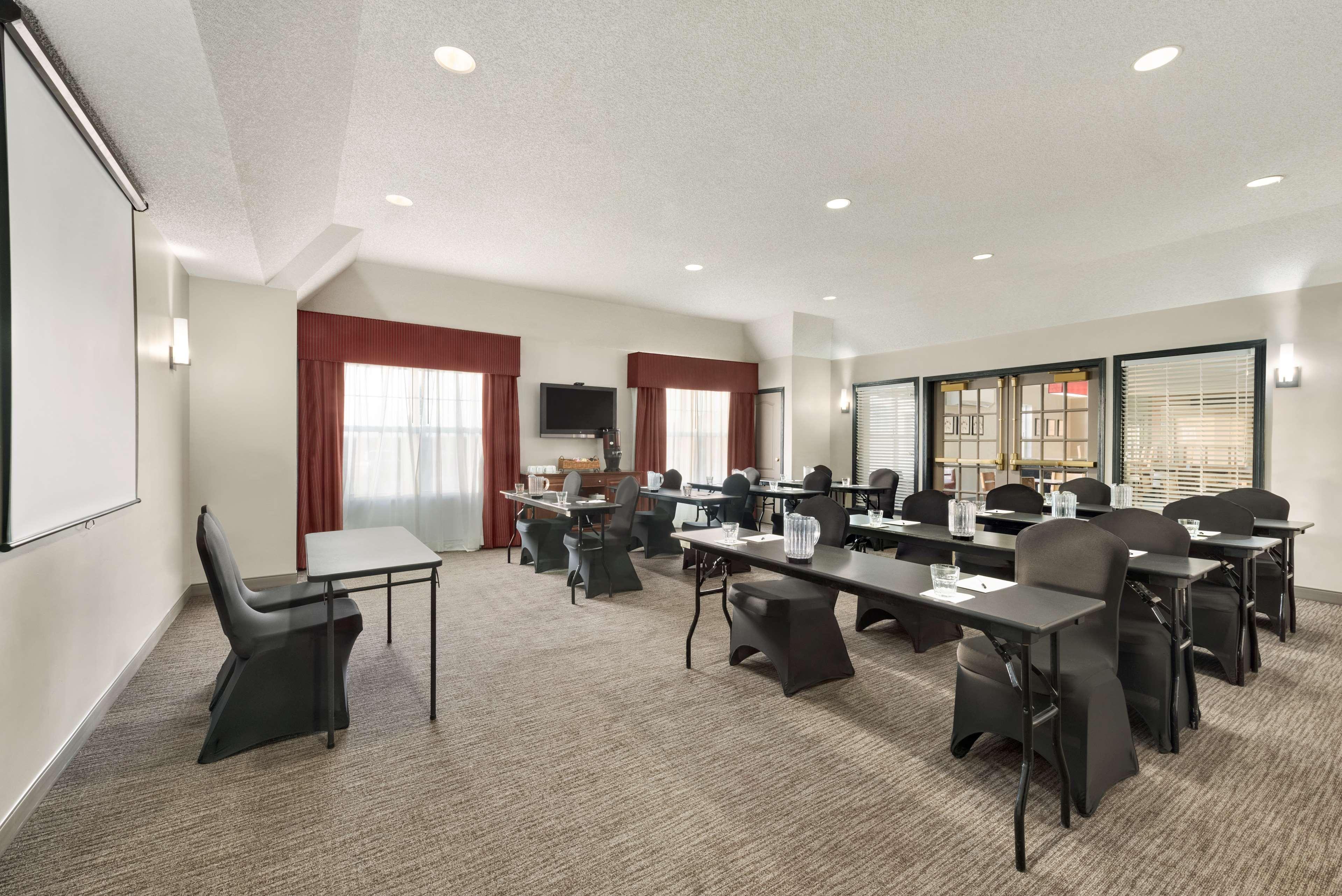 Country Inn & Suites By Radisson, Kansas City At Village West, Ks Bonner Springs エクステリア 写真